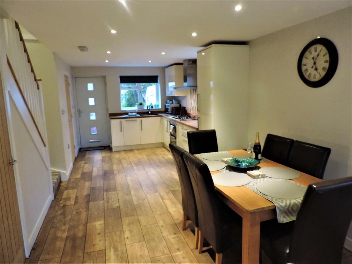 3 Bed Farnborough Air Accommodation 외부 사진